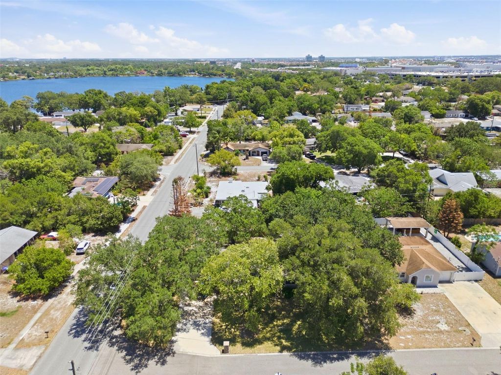 Image 43 of property listing at 5601 KEVIN AVENUE, Orlando, FL 32819