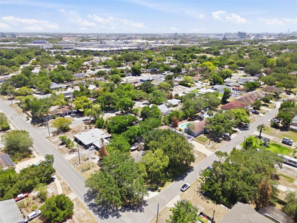 Image 45 of property listing at 5601 KEVIN AVENUE, Orlando, FL 32819