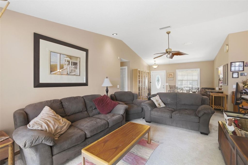 Image 7 of property listing at 5601 KEVIN AVENUE, Orlando, FL 32819