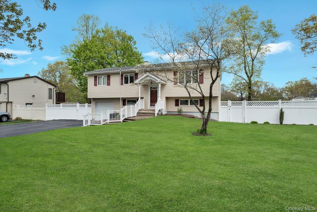 27 Pheasant Drive, Commack, NY 11725