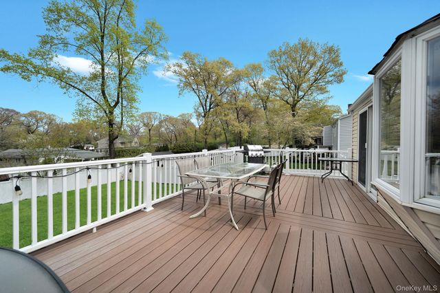 27 Pheasant Drive, Commack, NY 11725