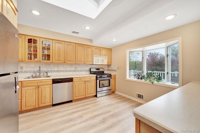 27 Pheasant Drive, Commack, NY 11725
