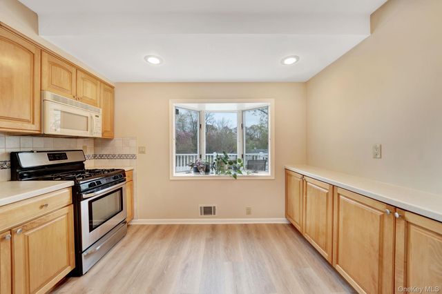 27 Pheasant Drive, Commack, NY 11725