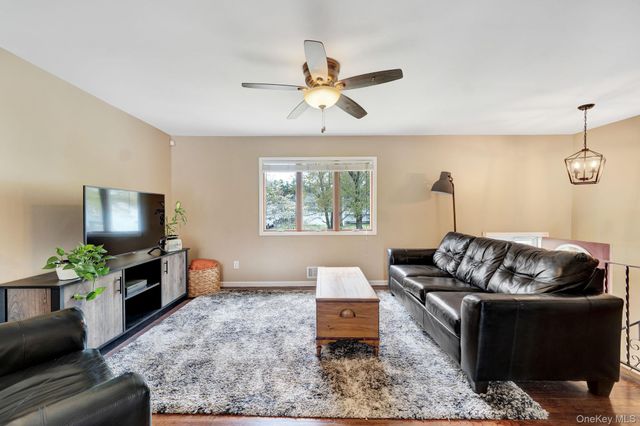 27 Pheasant Drive, Commack, NY 11725