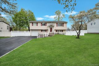 27 Pheasant Drive, Commack, NY 11725