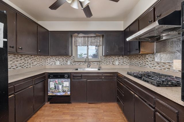 4683 N Angus Street, Fresno, CA 93726