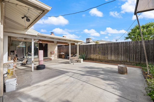 4683 N Angus Street, Fresno, CA 93726