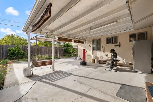 4683 N Angus Street, Fresno, CA 93726