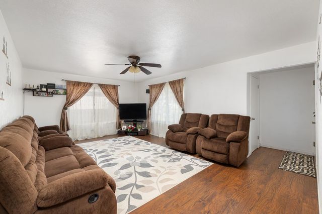 4683 N Angus Street, Fresno, CA 93726