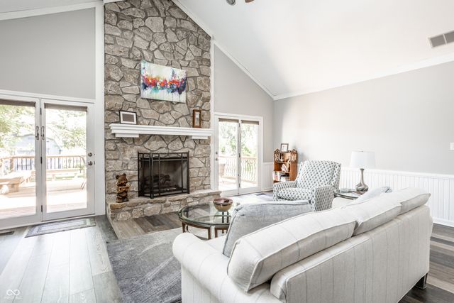 8050 Clearwater Drive, Indianapolis, IN 46256