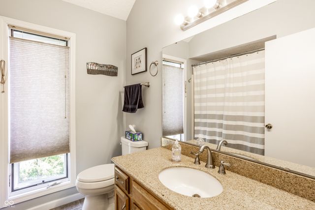 8050 Clearwater Drive, Indianapolis, IN 46256