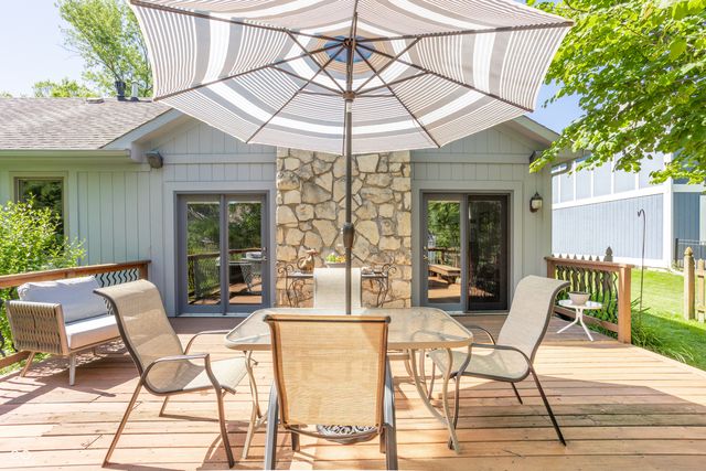 8050 Clearwater Drive, Indianapolis, IN 46256