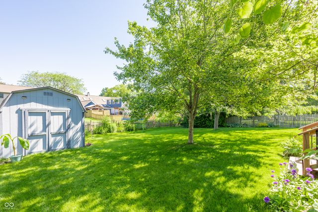 8050 Clearwater Drive, Indianapolis, IN 46256
