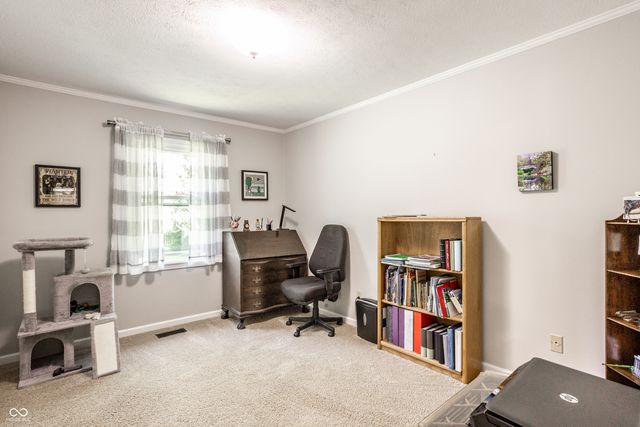 8050 Clearwater Drive, Indianapolis, IN 46256