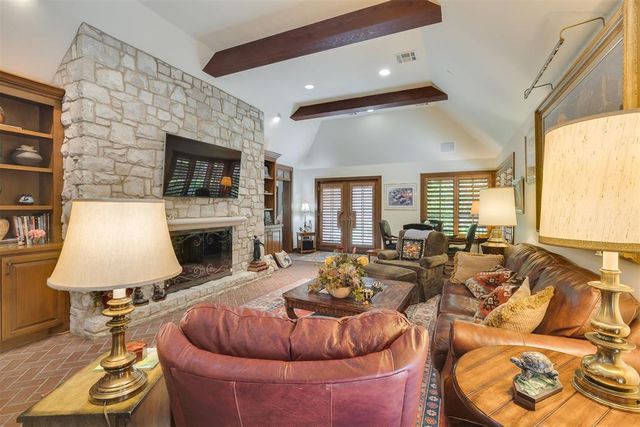 6815 N Country Club Drive, Oklahoma City, OK 73116