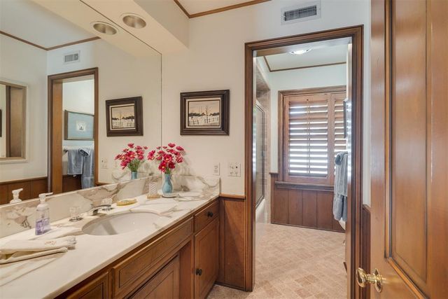 6815 N Country Club Drive, Oklahoma City, OK 73116