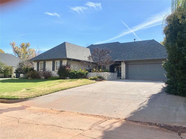 6815 N Country Club Drive, Oklahoma City, OK 73116