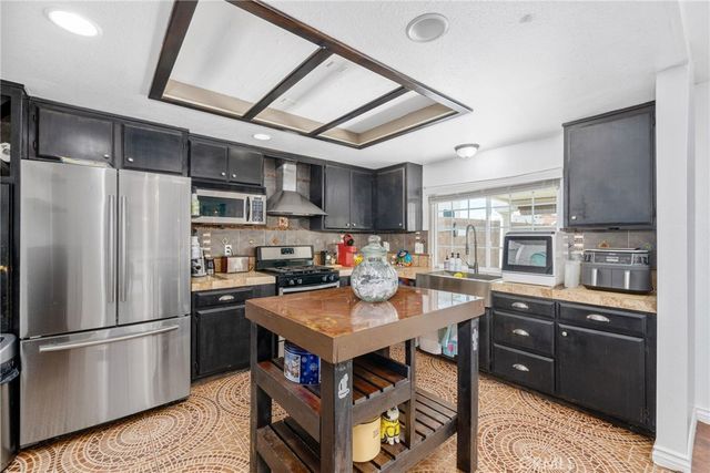 10816 Kern Avenue, Hesperia, CA 92345