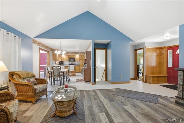 2 Cobblestone Court, Lancaster, NY 14086