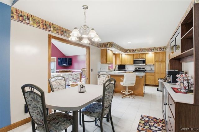 2 Cobblestone Court, Lancaster, NY 14086