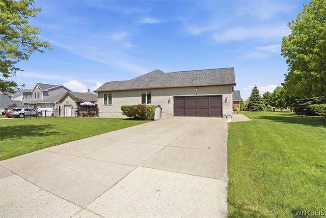 2 Cobblestone Court, Lancaster, NY 14086