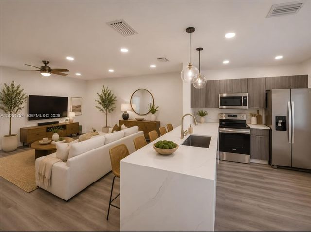 20808 NW 1st St 20808, Pembroke Pines, FL 33029
