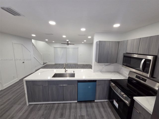 20808 NW 1st St 20808, Pembroke Pines, FL 33029