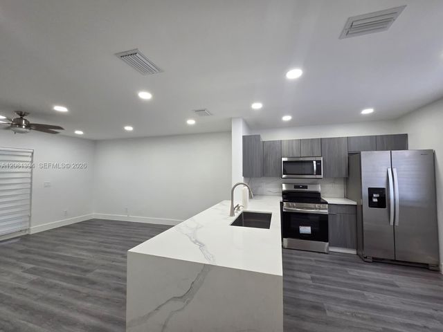 20808 NW 1st St 20808, Pembroke Pines, FL 33029