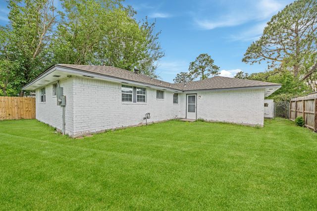 8834 Brackley Lane, Houston, TX 77088