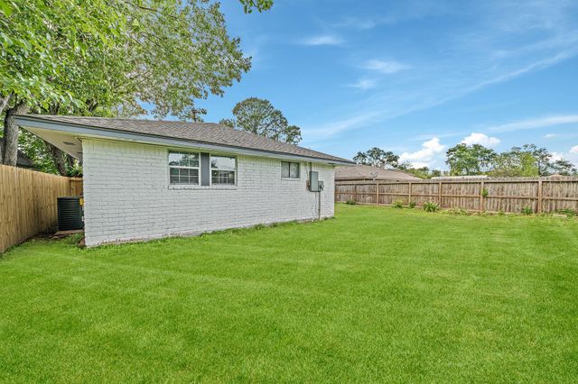 8834 Brackley Lane, Houston, TX 77088