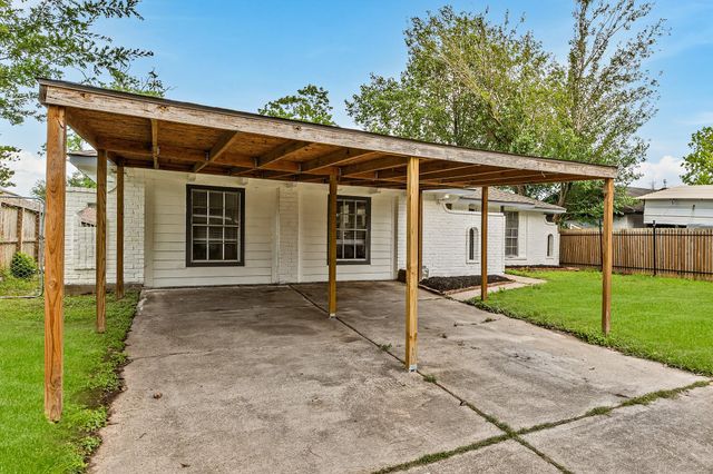 8834 Brackley Lane, Houston, TX 77088