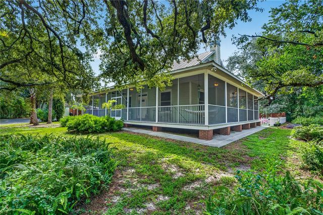 207 N LEVIS AVENUE, Tarpon Springs, FL 34689