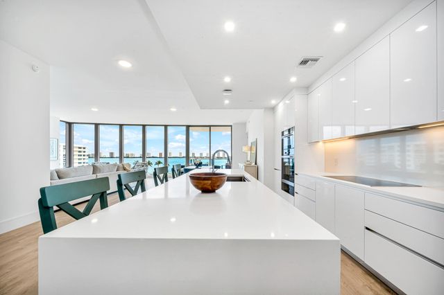 220 Lake Shore Drive 502, Lake Park, FL 33403