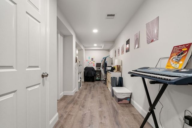 564 E 5th St, Boston, MA 02127