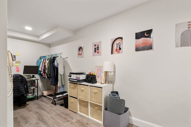 564 E 5th St, Boston, MA 02127