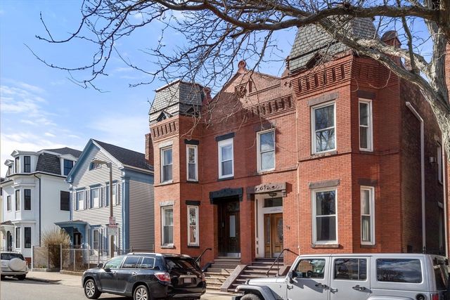 564 E 5th St, Boston, MA 02127