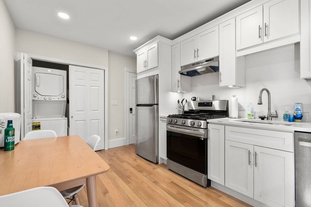 564 E 5th St, Boston, MA 02127