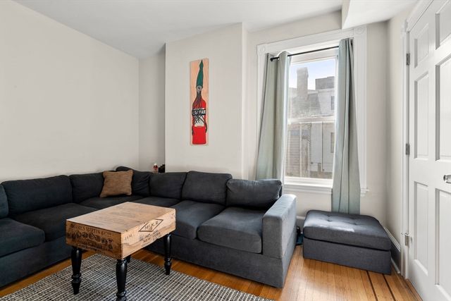 564 E 5th St, Boston, MA 02127