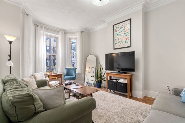 564 E 5th St, Boston, MA 02127