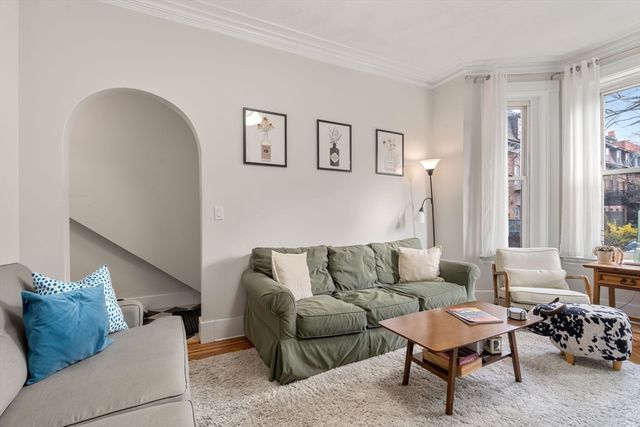 564 E 5th St, Boston, MA 02127