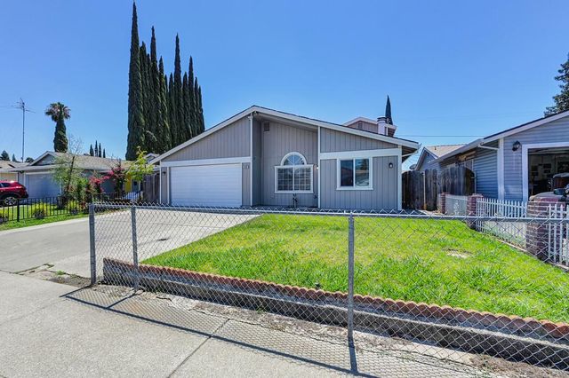 1025 Carrie St, West Sacramento, CA 95605