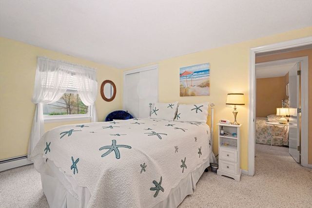 14 Lakewood Dr, Mashpee, MA 02649