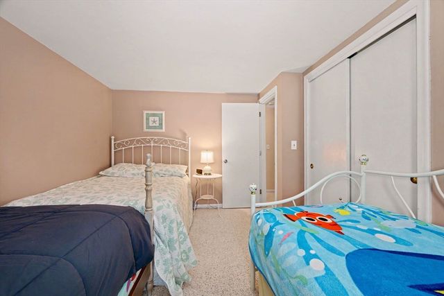 14 Lakewood Dr, Mashpee, MA 02649