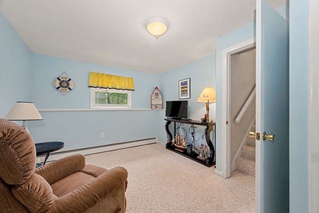 14 Lakewood Dr, Mashpee, MA 02649