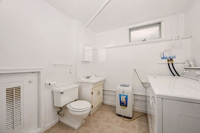 14 Lakewood Dr, Mashpee, MA 02649
