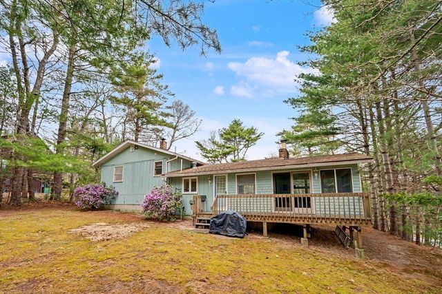 14 Lakewood Dr, Mashpee, MA 02649