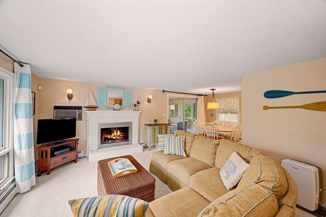 14 Lakewood Dr, Mashpee, MA 02649