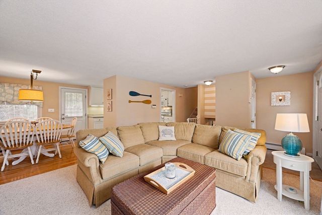 14 Lakewood Dr, Mashpee, MA 02649