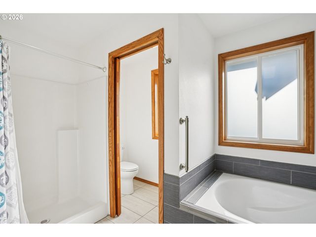 39912 Ne 44TH St, Washougal, WA 98671