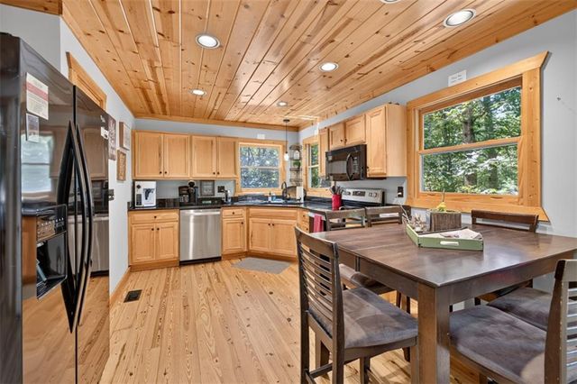 10 Esker Court, Ellijay, GA 30540